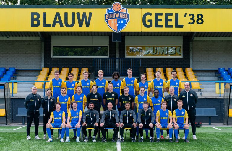 blauwgeel1-2526